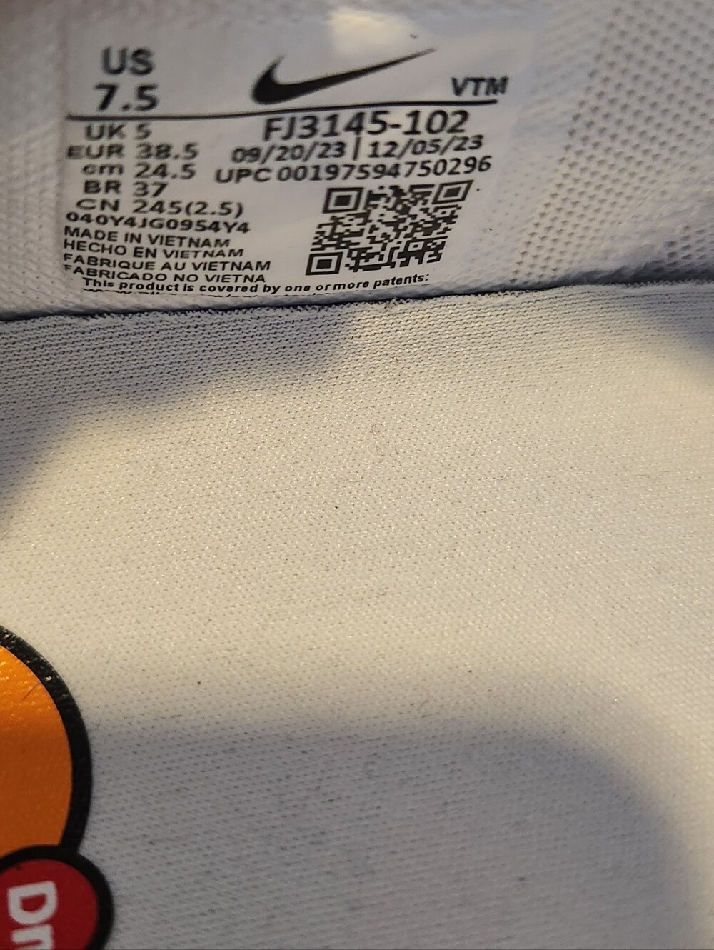 White Women's Nike Air Max DN Shoes - Picture 7 of 9